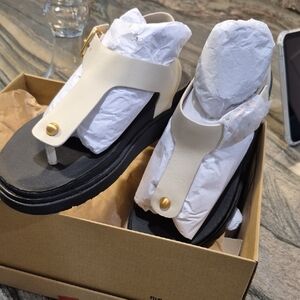 Fitflop Beige Leather Sandals